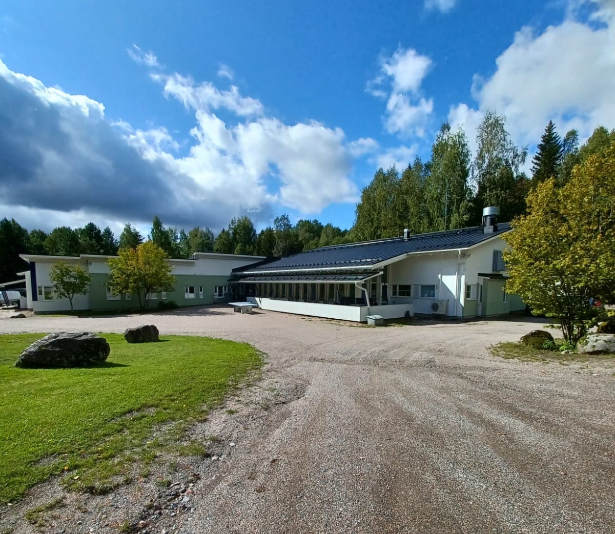 Riuttarannan leirikeskus Leirikeskuksen päärakennus